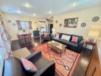 Cozy Corner Cottage .5 mi from HersheyPark