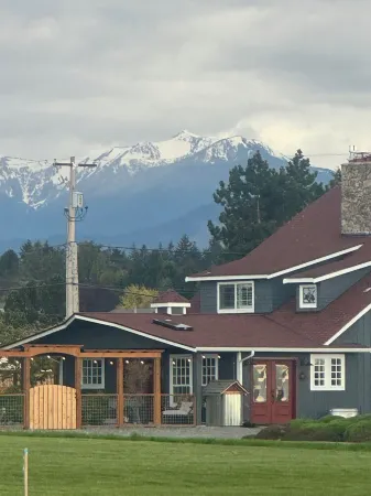 Waterfront Studio Private Guest Suite at Dungeness Barn House