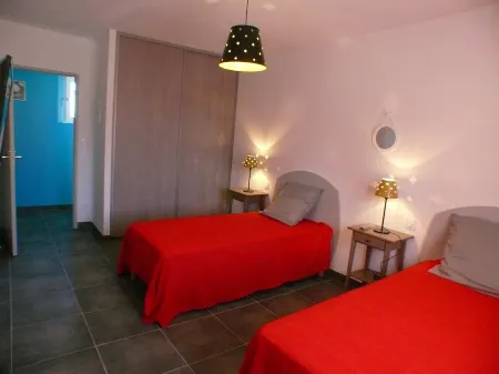 At the foot of Ventoux, new air-conditioned gîte with private pool Отели в г. Монтё