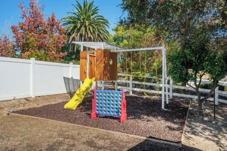 Priv. Resort! Mountain Views Oasis- Heated Pool & Spa, Game Rm, Temecula-8 miles