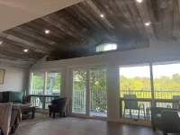 Lovely waterfront 2 bedroom apartment Hotel a New Franklin