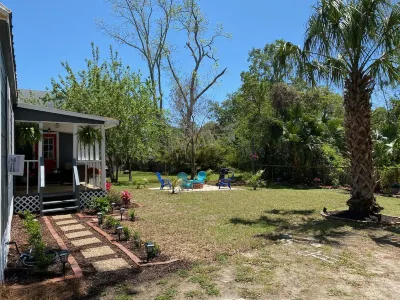 Newly Renovated 2 Bedroom 1 Bath