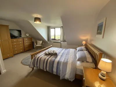 Cornish Holiday Home In Tintagel with views to the sea, parking and Wi-Fi Hotels near St Nectan's Waterfall