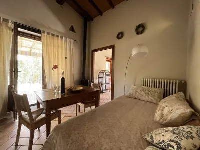 wrapped in the scent of Mediterranean flowers and herbs Hotel in zona Dzam shop