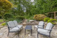 LUXURY Bedding~8 Beds~Fully Stocked Kitchen~Spacious Secluded Estate ~ Sleeps 13 Hotels near Trinity Presbyterian Church