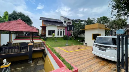 Villa Tropica Kuningan