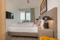 Unique Apartment Located on the Oosterschelde and Marina of Sint Annaland Hotel di Sint Annaland