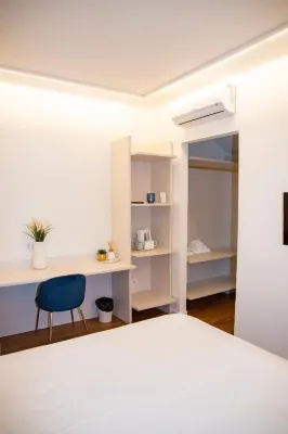 Easy Milano - Rooms and Apartments Navigli Hotels near I Navigli