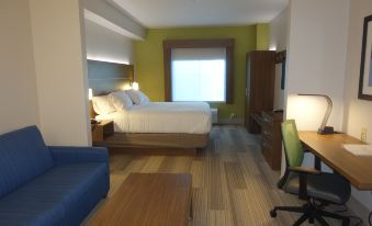 Holiday Inn Express & Suites Brentwood