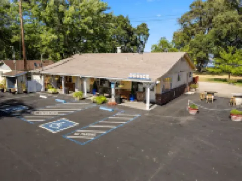 雲雀海岸度假村 萊克縣酒店