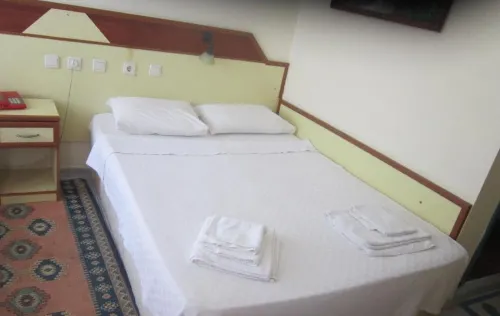 ريد روز هوتل Photos