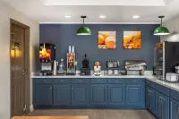 Baymont by Wyndham Lafayette Airport - breakfast