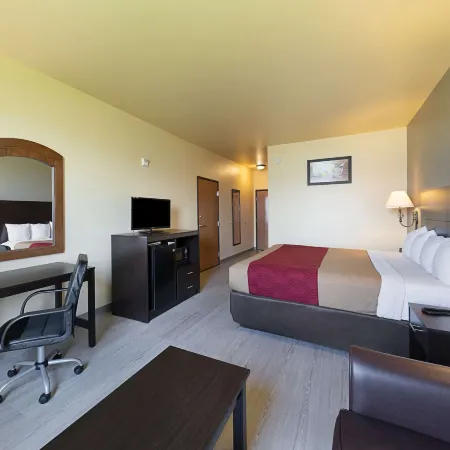 Econo Lodge Inn & Suites Bridgeport