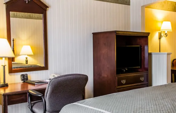 麥卡萊斯特舒適套房酒店