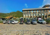 Pushkara Resort and Spa - Parkplatz