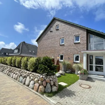 Strand Cottage
