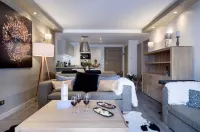 Le C by Alpine Residences - balcony