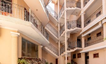 Hotel Puerta del Rey - Housity