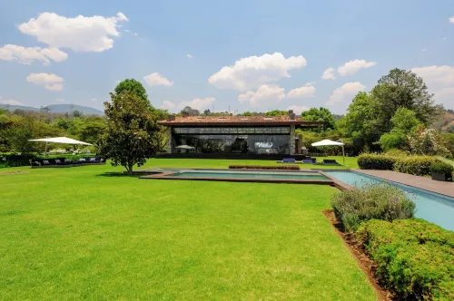 El Salto Luxury Ranch with Lake View