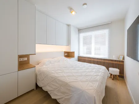 Beautiful Apartment with Direct Sea View