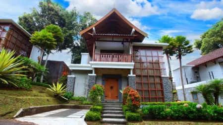 Sindang Reret Cikole Отели рядом с достопримечательностью «Тангкубан»