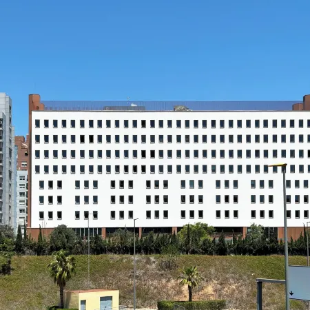 Valencia Tower Отели рядом с достопримечательностью «Спортивный комплекс имени Луиса Пуча»