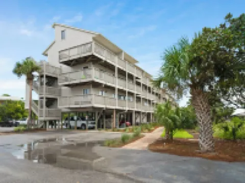 2 Minutes to the Beach & Dog Friendly - Sleeps 4 Hotels in Santa Rosa Beach