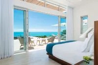 Luxurious Oceanfront Villa Infinity Pool Plunge