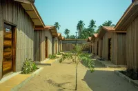 Rosh Beach Resort Hotels near Gberefu Island (Point of No Return)
