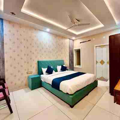 Siyavar Palace Rooms