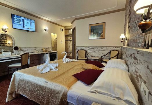 Hotel Korona Eger 와이너리