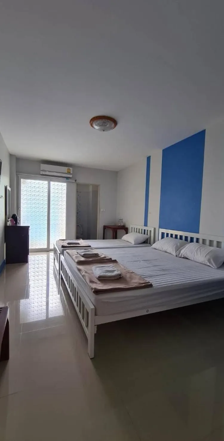 ห้องพื้นฐานสำหรับสามท่าน