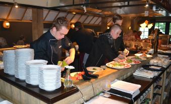 Attractive Holiday Home with Large Garden Near Zwolle