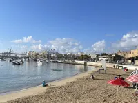 Sunrise Apt Near Beach Smarttv & Netflix Ξενοδοχεία στην πόλη Birzebbuga