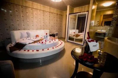 Joneya Hotel Hoteles cerca de El Paseo de las Musas