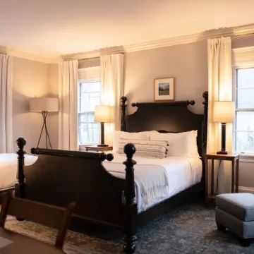 OneSixtyFive, the Inn on Park Row
