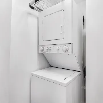 Modern 2-Bd Condo in the Heart of Midtown Miami