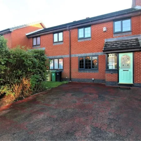 2 Bed House - Sleeps 4 - Pets - Garden - Parking