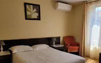 Logis le Relais Champenois Hotels in Bethon
