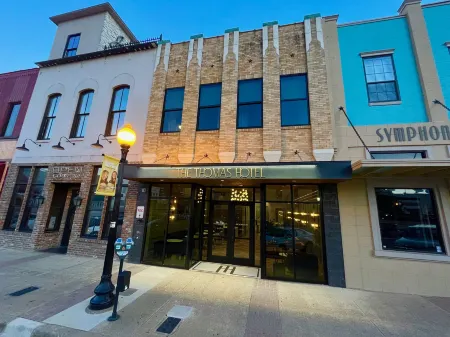 The Thomas Hotel Отели рядом с достопримечательностью «Тайлер Роуз Гарден»