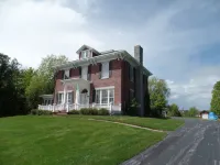 Captain Sweetser's Inn