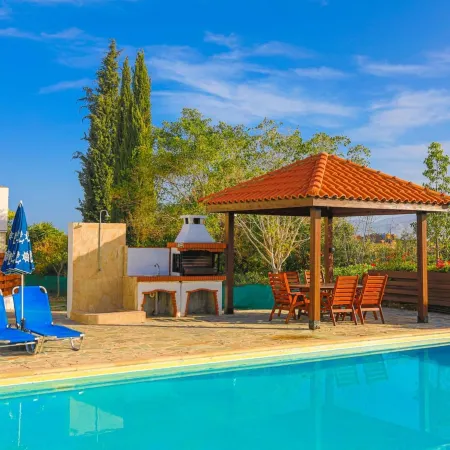 Villa Ira Finiki