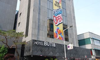 Hotel Buti &