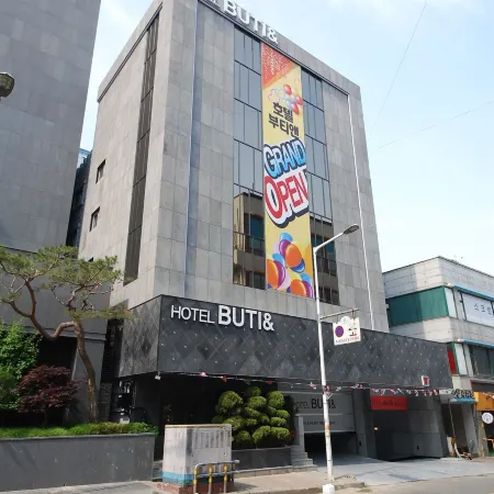 Hotel Buti &