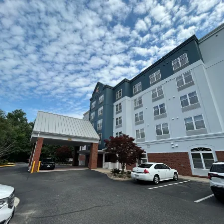 Comfort Inn & Suites Virginia Beach - Norfolk Airport