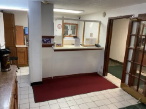 Budget Host Inn Hotels in Wright County