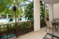 Ground-Floor Unit, Terrace with Direct Access to Pool in Coco