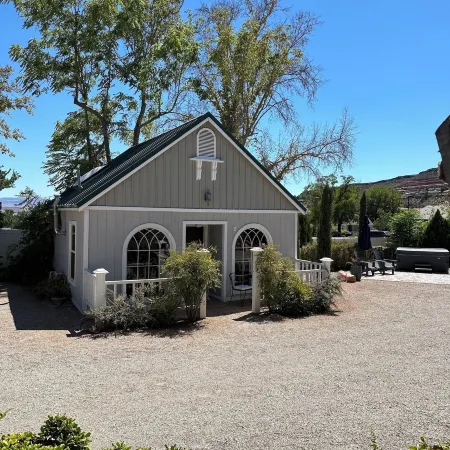 The Cottage at 241 North