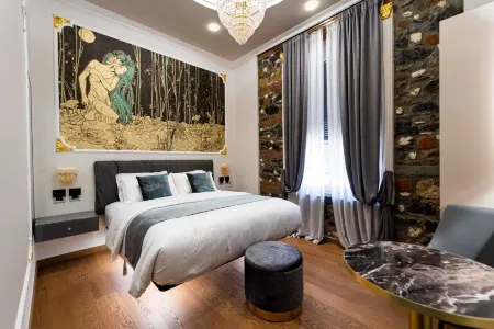 Queen Cattleya Suite Отели рядом с достопримечательностью «Университет Генуи»