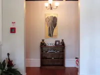 White Elephant Accommodation Hotels in Motueka
